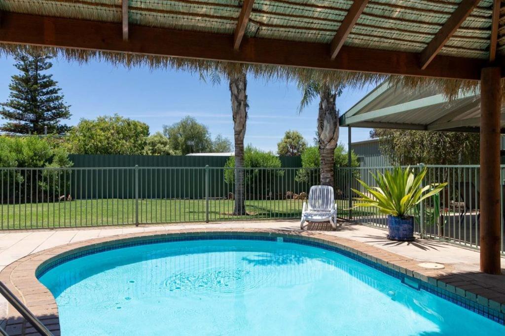 Paringa Caravan Park Renmark Bagian luar foto